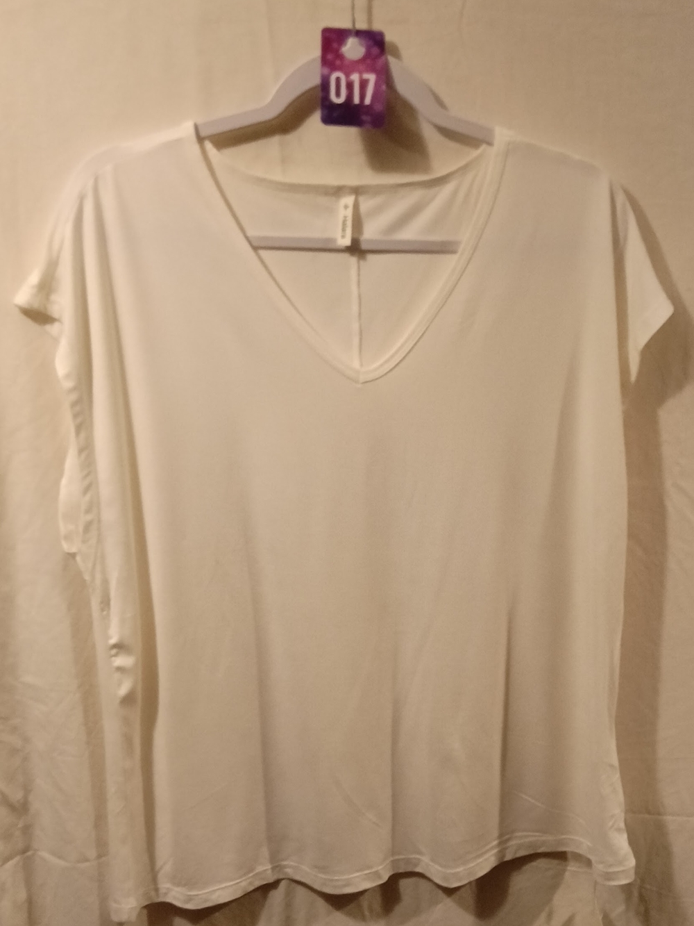 HALARA White V-Neck Relaxed Women's Top